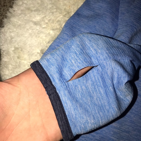 • UA pullover • - Picture 3 of 3